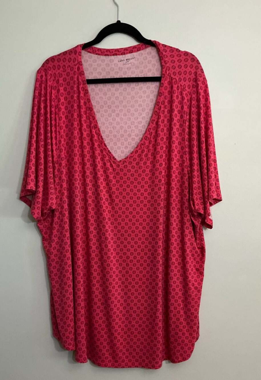 Lane Bryant Red & Black Geometric Floral V-Neck Short Sleeve Plus Size Top 26/28